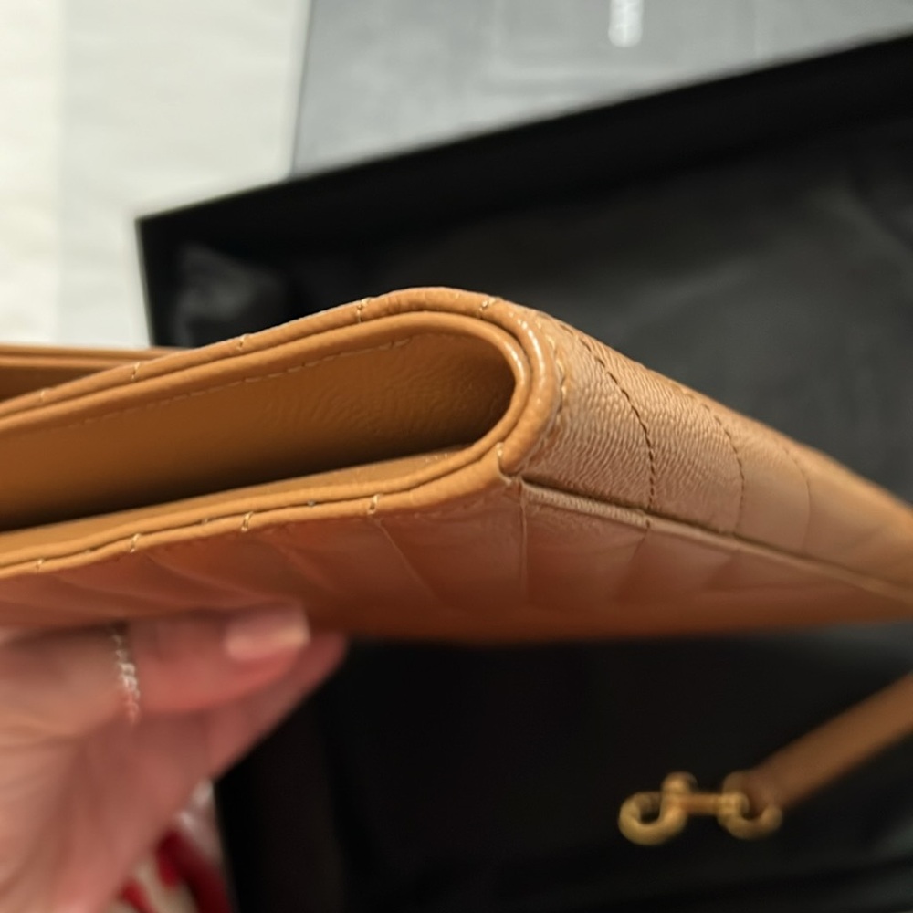 Beautiful YSl wristlet limited edition color, used twice good as new ! - Picture 5 of 11